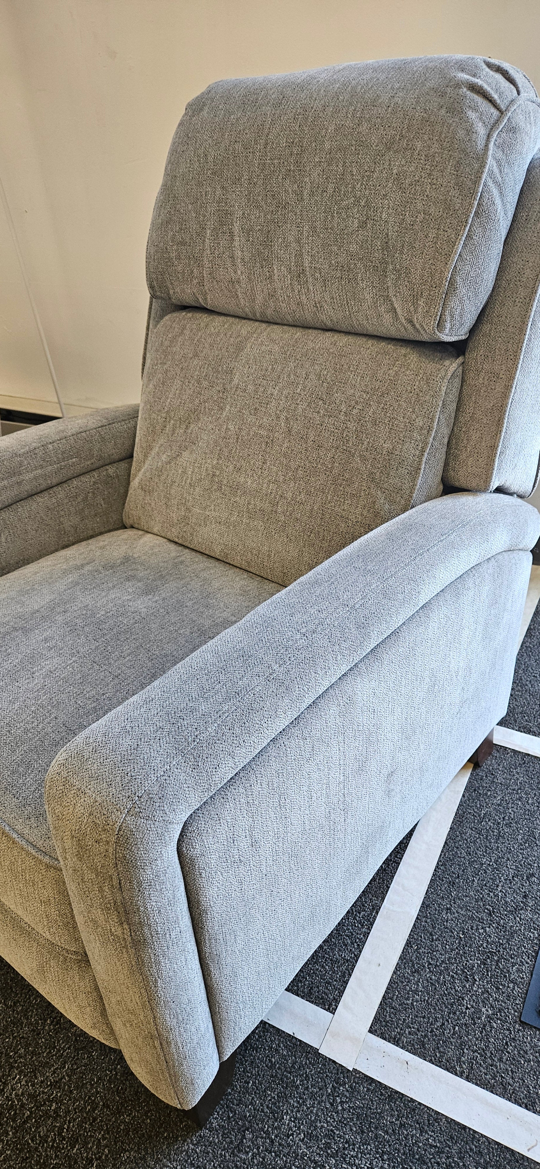 Wessen Fabric Pushback Recliner